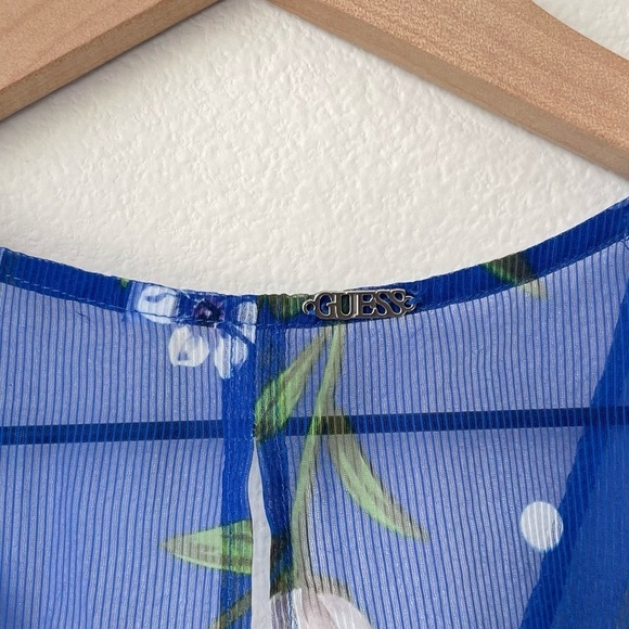 Guess Short Sleeve Maria Top Sheer coverup floral blue
Size S - Picture 7 of 8